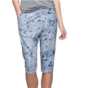 LULULEMON Retreat Yogi Crop Capri Pants